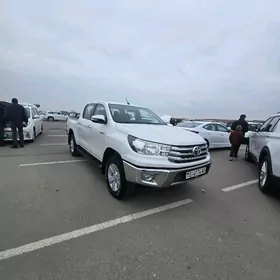 Toyota Hilux 2016