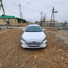 Hyundai Elantra 2020