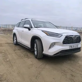 Toyota Highlander 2021