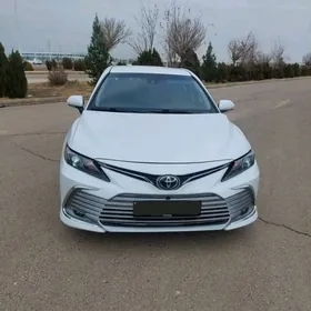 Toyota Camry 2020