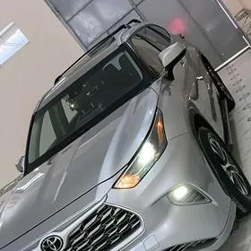 Toyota Highlander 2022