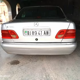 Mercedes-Benz E320 1999
