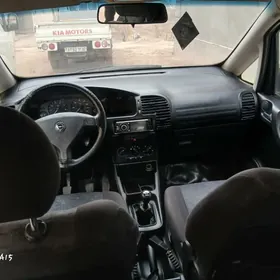 Opel Zafira 2002