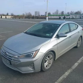 Hyundai Elantra 2020