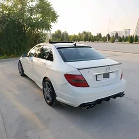 Mercedes-Benz 300CE 2010