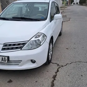 Nissan Tiida 2008