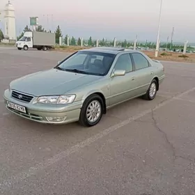 Toyota Camry 2000