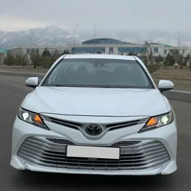 Toyota Camry 2020