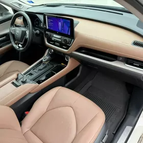 Toyota Highlander 2024