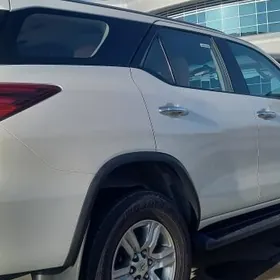 Toyota Fortuner 2021