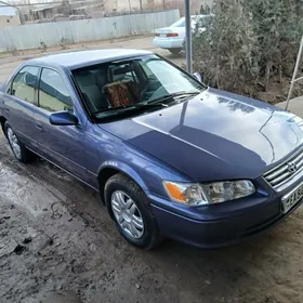Toyota Camry 2000