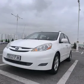 Toyota Sienna 2008