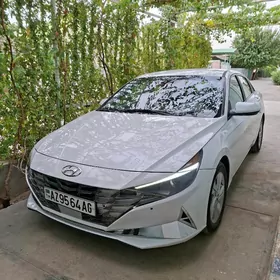 Hyundai Elantra 2022