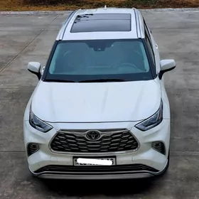 Toyota Highlander 2021