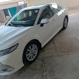 Toyota Camry 2021