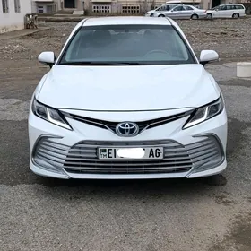 Toyota Camry 2021