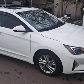 Hyundai Elantra 2020
