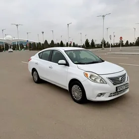 Nissan Versa 2012