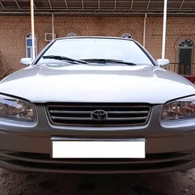 Toyota Camry 1998