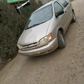 Toyota Sienna 2000