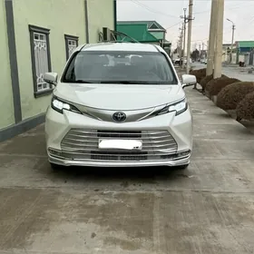 Toyota Sienna 2022