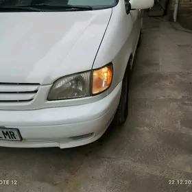 Toyota Sienna 2002