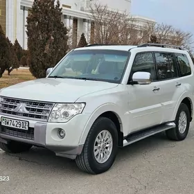 Mitsubishi Pajero 2010