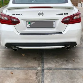 Nissan Altima 2018