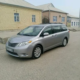 Toyota Sienna 2012