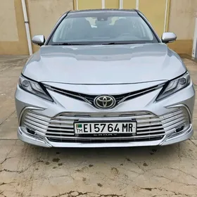 Toyota Camry 2021