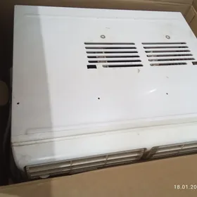 kondisiner okuny aýna goýulýan