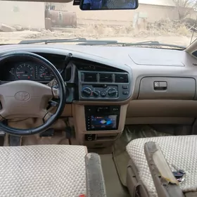 Toyota Sienna 2000