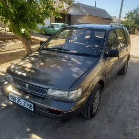 Mitsubishi Chariot 1997