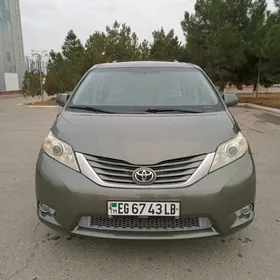Toyota Sienna 2012