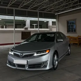 Toyota Camry 2014