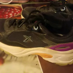 кроссовки женские