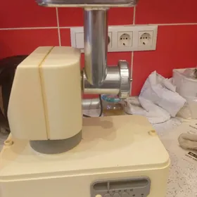 Электрическая мясорубка