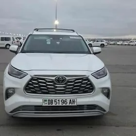Toyota Highlander 2021