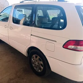 Toyota Sienna 2002