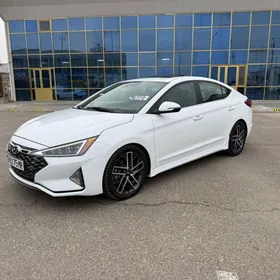 Hyundai Elantra 2020