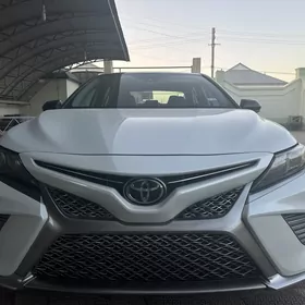 Toyota Camry 2020