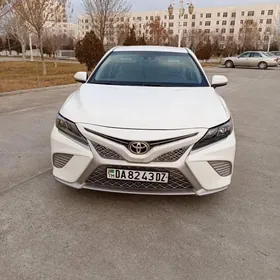 Toyota Camry 2018