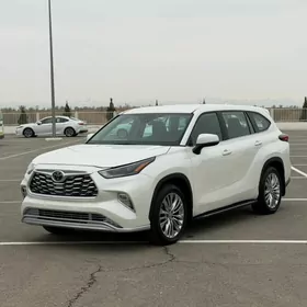 Toyota Highlander 2021