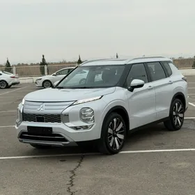 Mitsubishi Outlander 2025