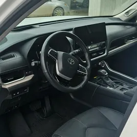 Toyota Grand Highlander 2024