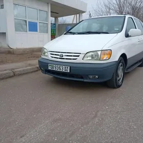 Toyota Sienna 2001
