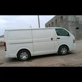Toyota Hiace 2010