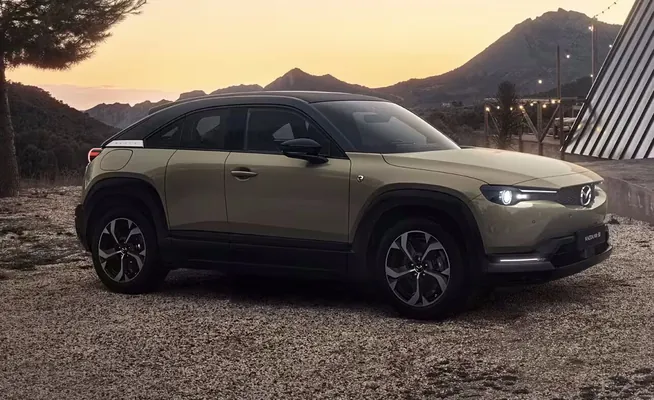 Mazda Ýewropada MX-30 R-EV awtoulagynyň satuwyny bes etdi