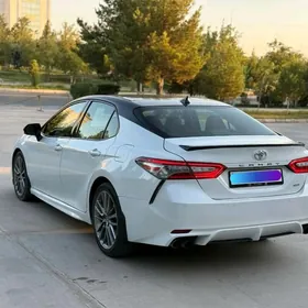 Toyota Camry 2018