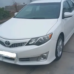 Toyota Camry 2014